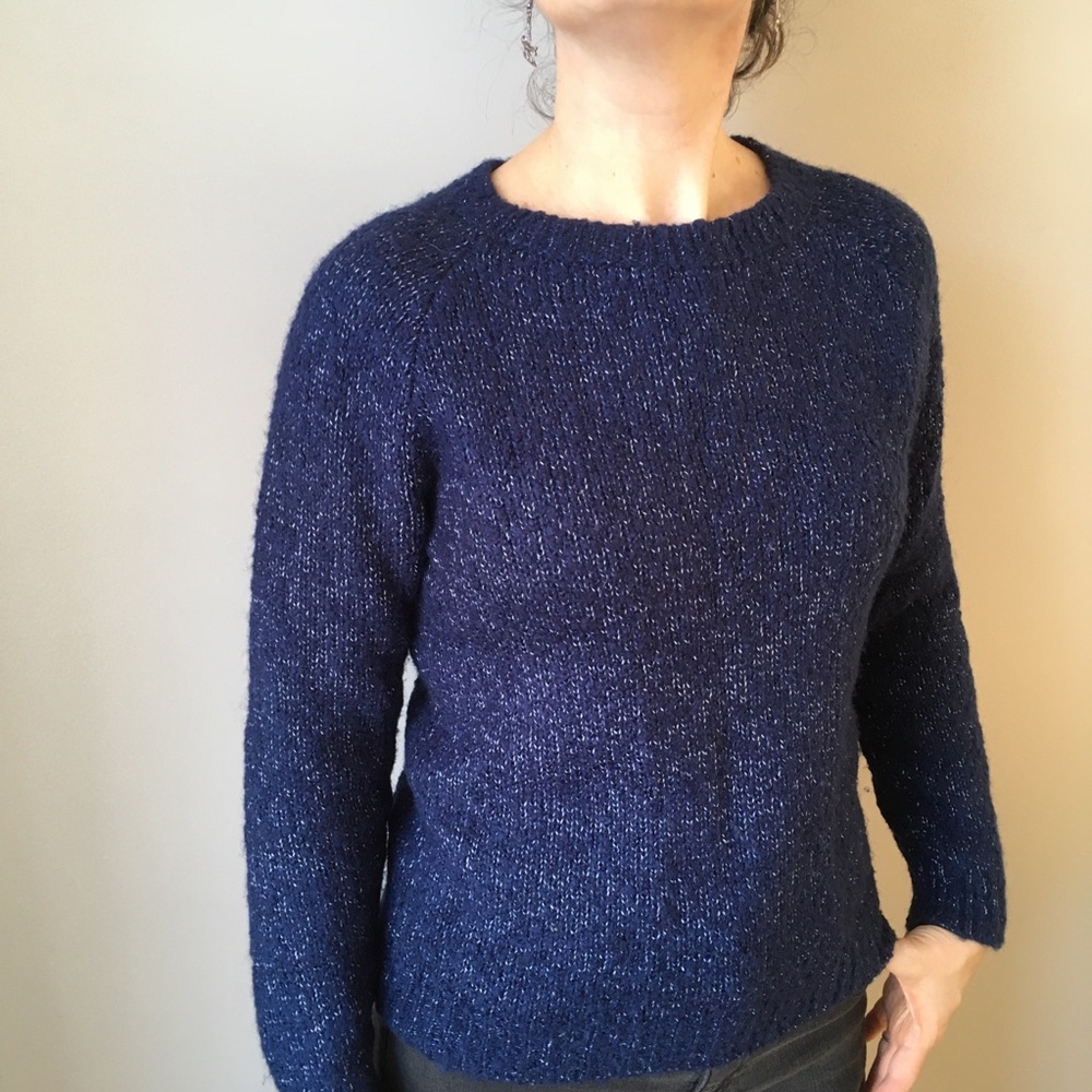 Gap Navy Wool Blend Crew Neck Sweater, size XSmall